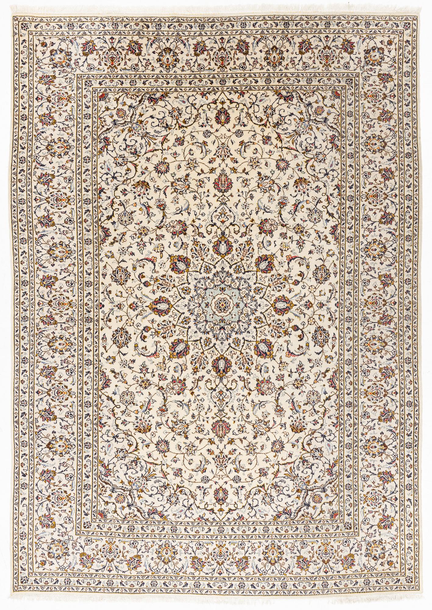 Matta, Keshan, ca 339 x 240 cm.
