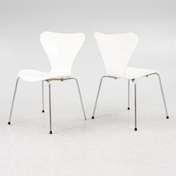 Arne Jacobsen, stolar, 5 st, "Sjuan", Fritz Hansen, Danmark, 1988.