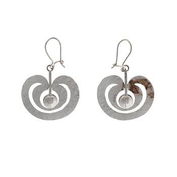 201. Tapio Wirkkala, A PAIR OF EARRINGS, sterling silver, "Apple" Kultakeskus, sign. TW.