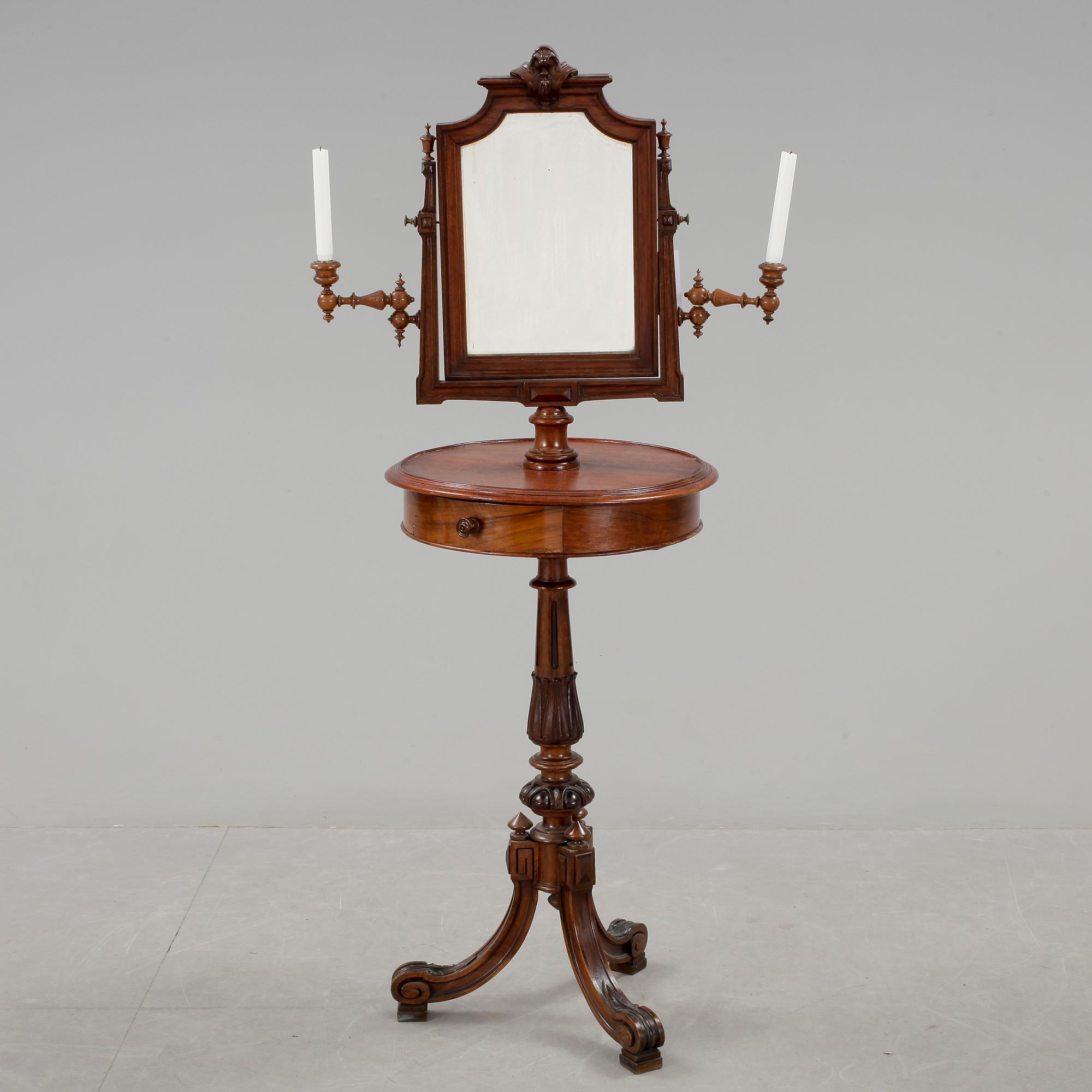 RAKSPEGEL, nyrokoko, 1800-talets andra hälft.