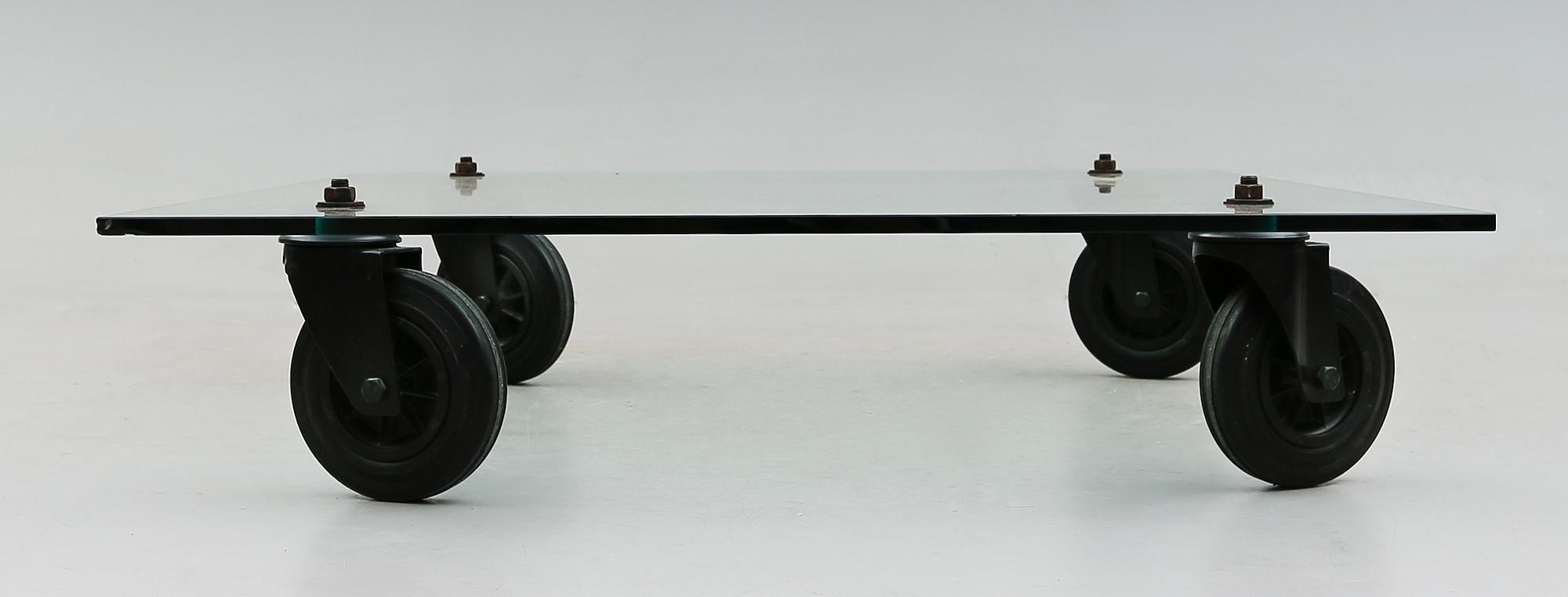 SOFFBORD, "Tavolo con ruote", Gae Aulenti, Fontana Arte, Italien.