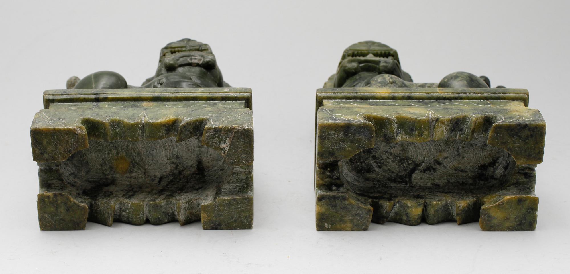 FIGURER, 1 par, grön soapstone, Kina, 1900-tal.