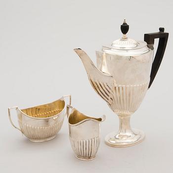 A THREE PIECE COFFE SET, silver, London 1903-1905.