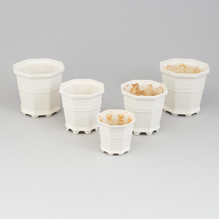 PRINS EUGEN, a lot of five porcelain flower pots, Waldemarsudde, Gustavsberg.