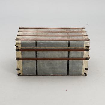 An early 20th century trunck.