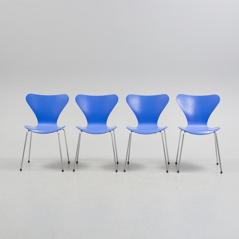 ARNE JACOBSEN, a set of four chairs, "Seven", Fritz Hansen, 2000.