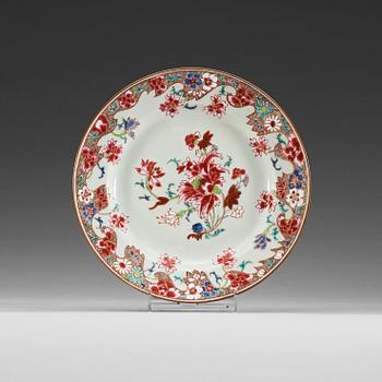 A set of ten famille rose dinner plates, Qing dynasty, Qianlong (1736-95).