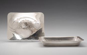 A pair of Swedish early 19th century silver dishes and covers, mark of Petter Adolf Sjöberg, Stockholm 1820.