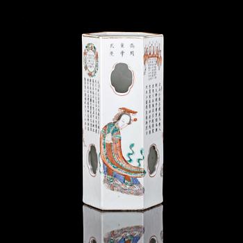 PERUKVAS, porslin, 1900-tal.