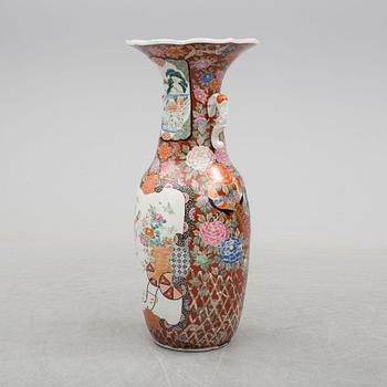 A massive Japanese 20th century imari porcelain vase.