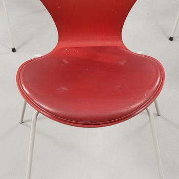 Four "Seven" chairs, designed by Arne Jacobsen for Fritz Hansen, 1995.