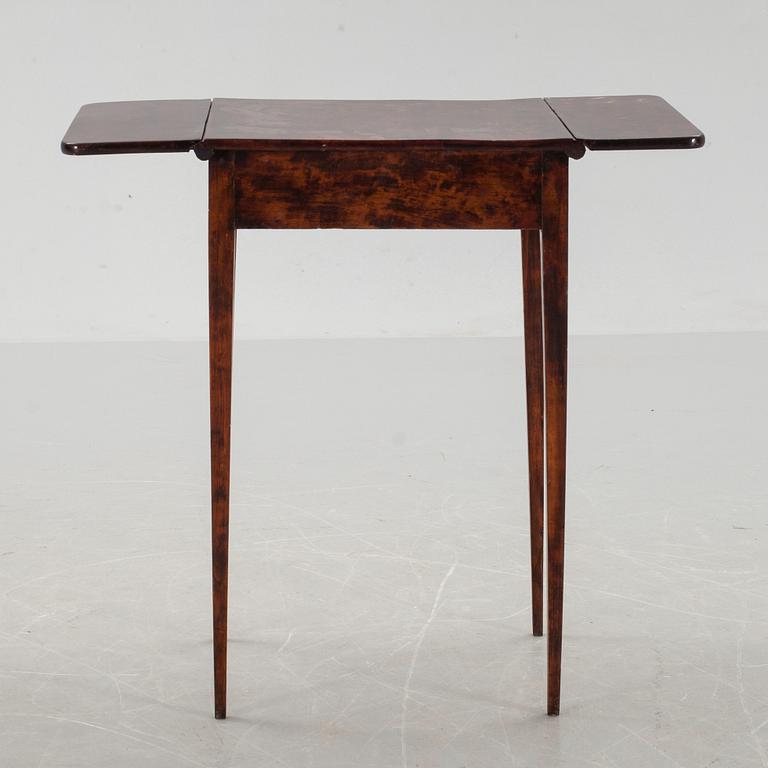 MINDRE KLAFFBORD. 1800-TAL.