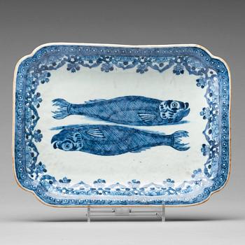 749. A rare blue and white dish with double fishes, Qing dynasty, Qianlong (1736-95).