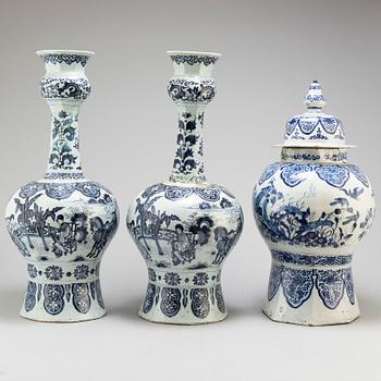 Three massive blue and white faiance vases, Delft, 18th century.