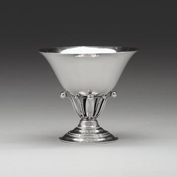 14. A Johan Rohde sterling bowl, Georg Jensen, Copenhagen 1925-32,