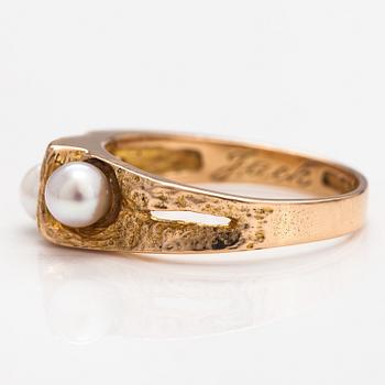 Björn Weckström, Ring "Viskning", 14K guld och odlade pärlor. Lapponia 1994.