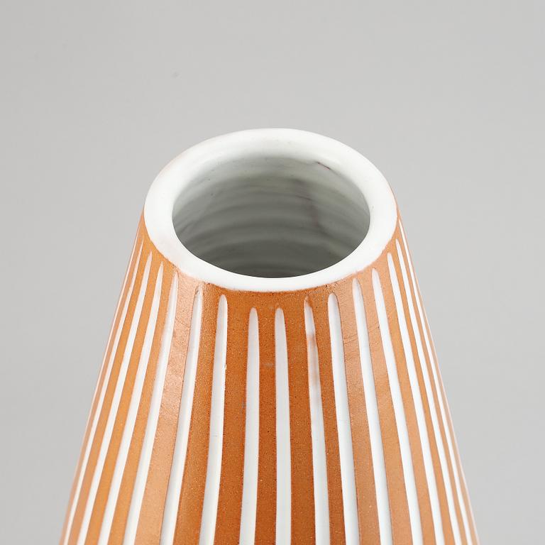 Ingrid Atterberg, golvvas, "Inca", lergods, Uppsala-Ekeby. 1947-1953.