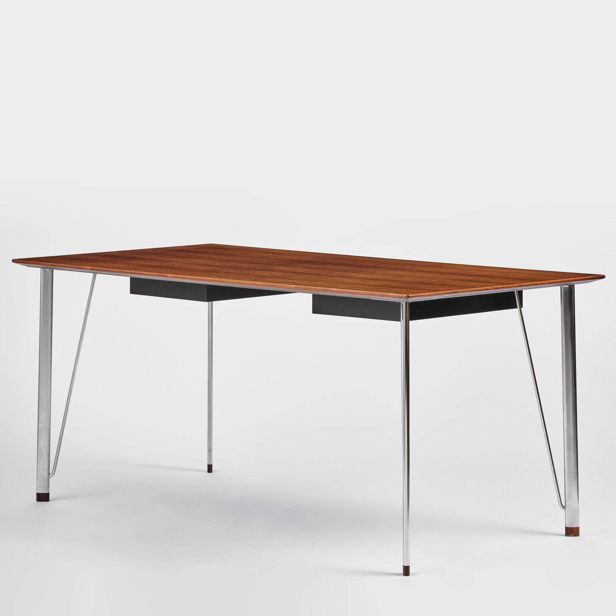 Arne Jacobsen, a writing desk model "3605", Fritz Hansen Denmark, 1967.