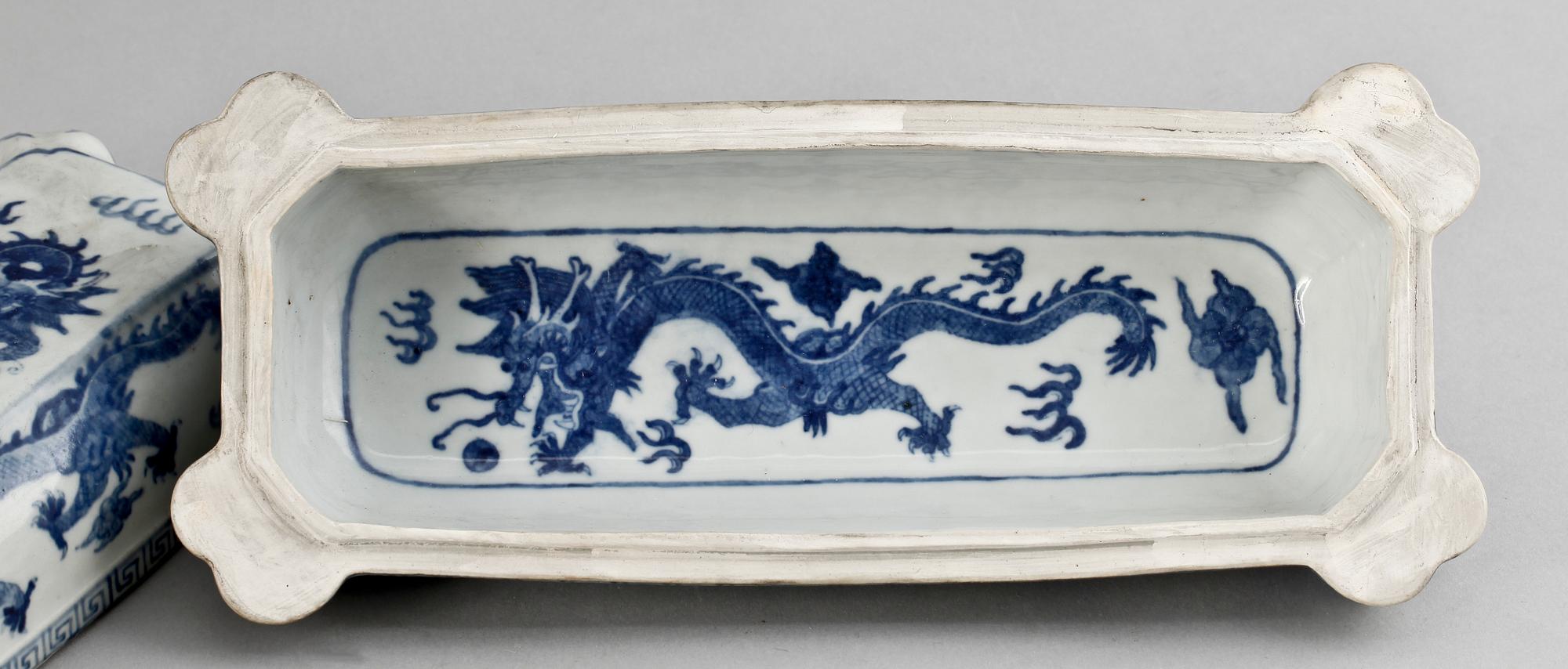 ASK MED LOCK, porslin, Kina 1900/2000-tal.