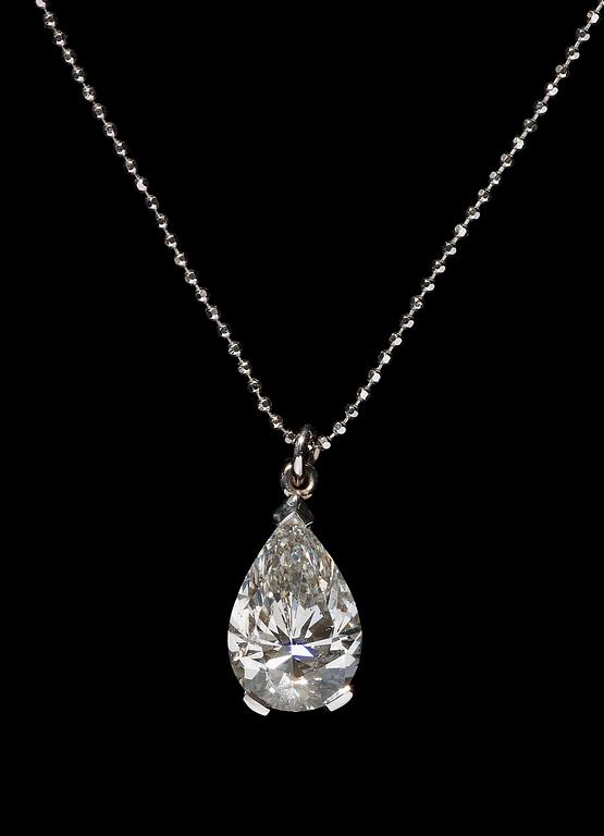 A drop shaped diamond, 3.30 cts.