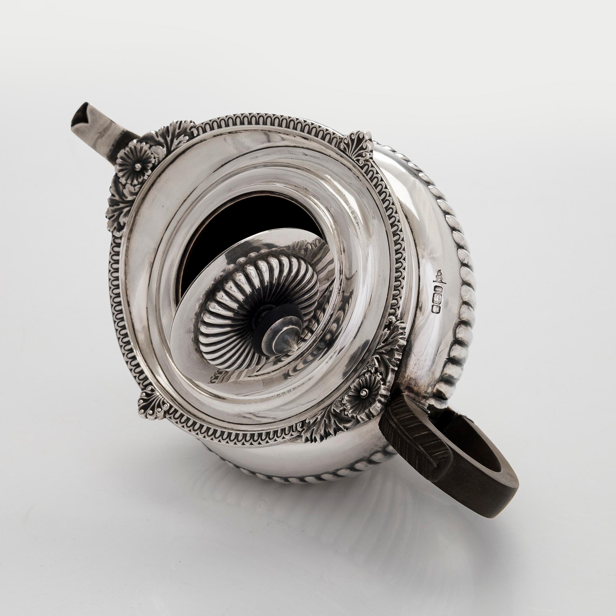 Walker & Hall, tekanna, sterlingsilver, Sheffield, England 1903.