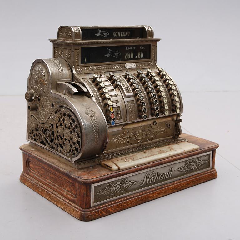 KASSAAPPARAT, National, 1900-talets första hälft.