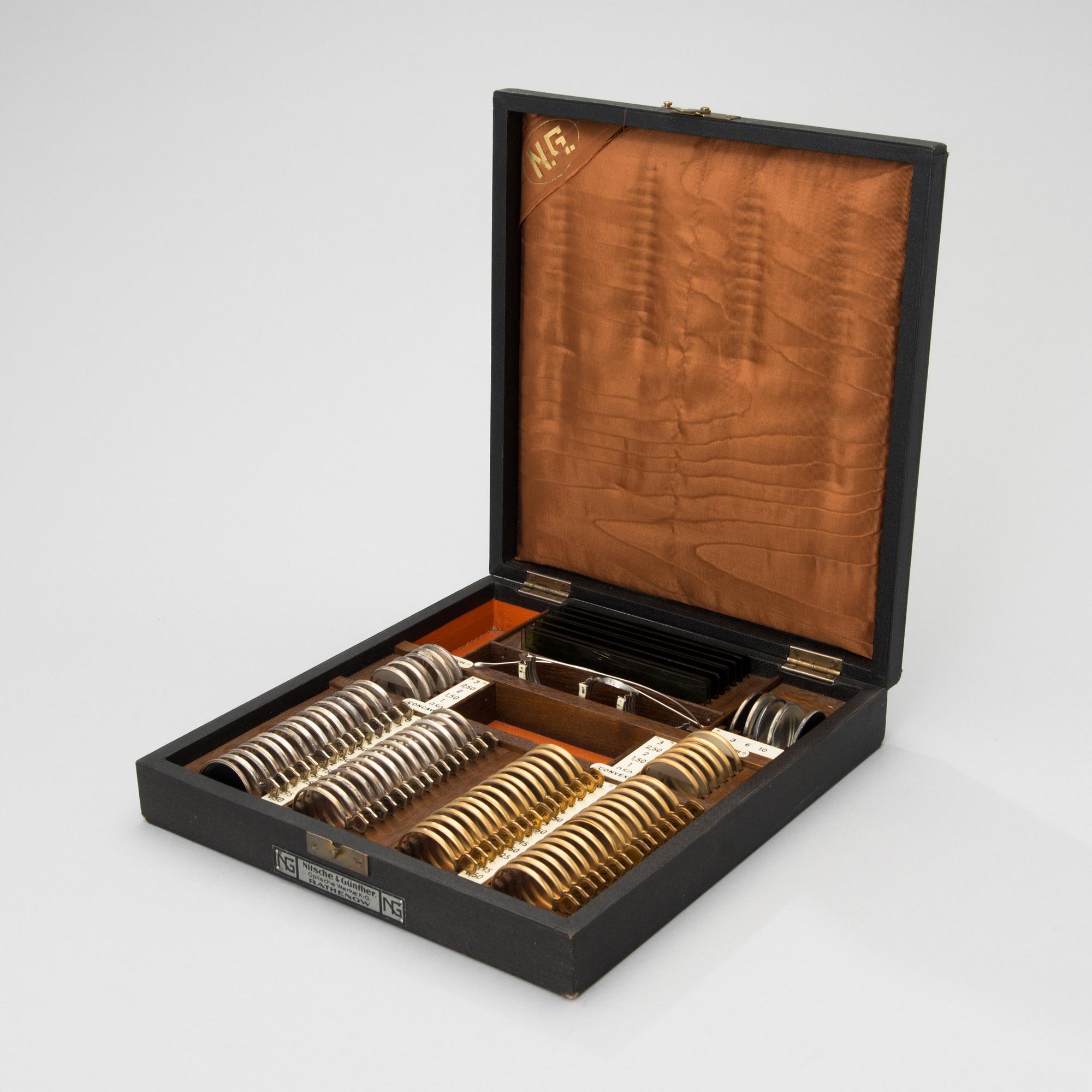 INSTRUMENT FÖR OPTIKER, Nitsche & Günther, Optische Werke A-G, Rathenow Tyskland 1900-talets mitt.