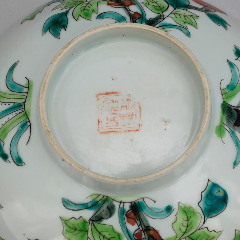 SKÅLFAT, 3 st, porslin, Kina, sen Qing, 1800/1900-tal.