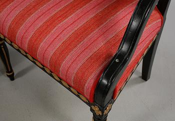 KARMSTOLAR, ett par, sengustavianska, omkring sekelskiftet 1800.