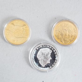 Myntsamling, minnes- och jubileumsmynt, 61 st, mestadels i silver. I tre schatull.