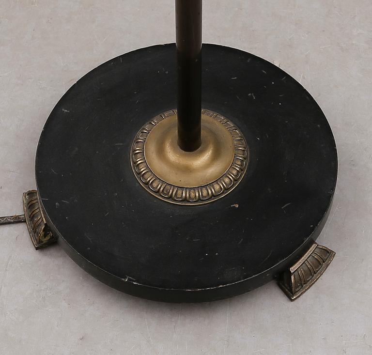 GOLVLAMPA, 1900-talets första hälft.