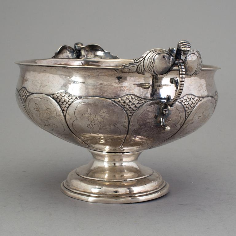 A SWEDISH SILVER brany-bowl, mark of Nils Grubb, Hudiksvall 1782. Weight ca 335 g.