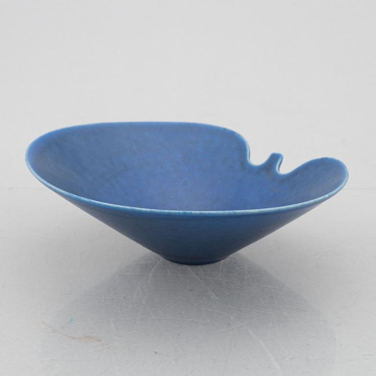 Stig Lindberg, a stoneware bowl, Gustavsberg Studio, Sweden 1945.