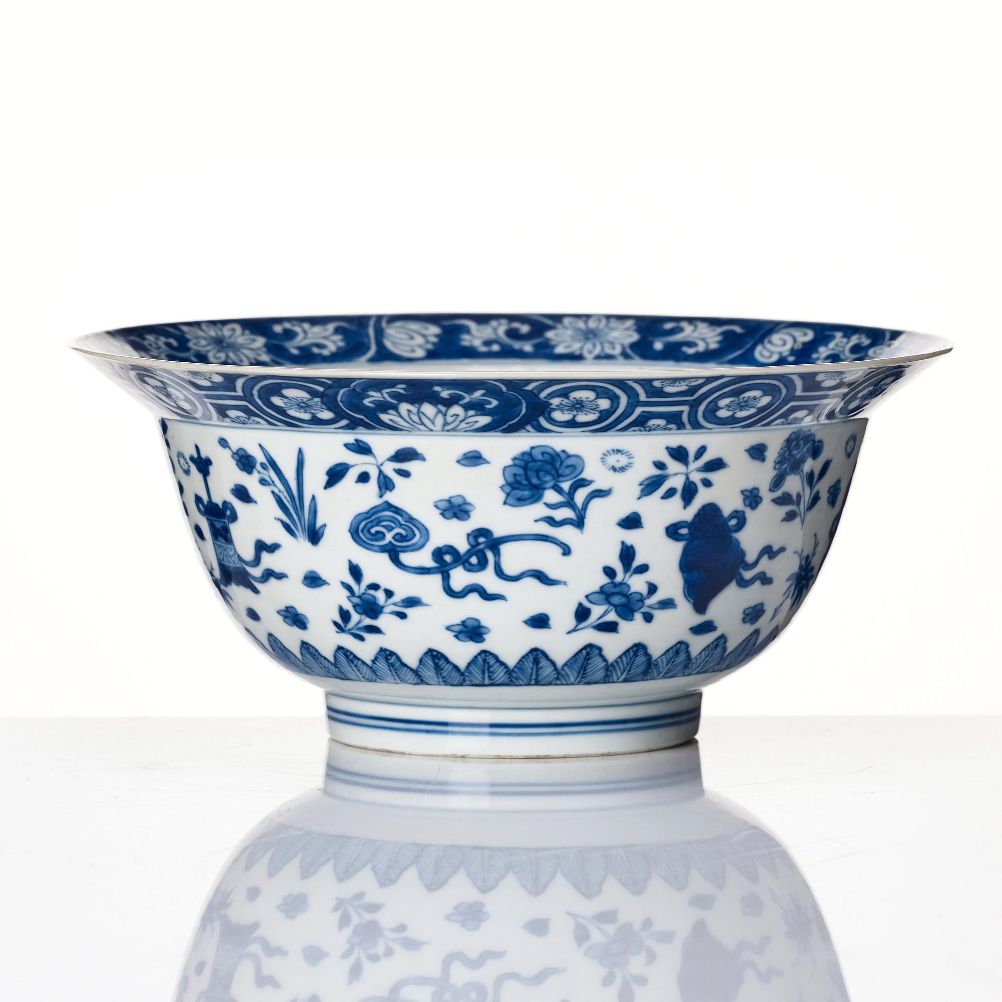 Skål, porslin. Qingdynastin, Kangxi (1662-1722).