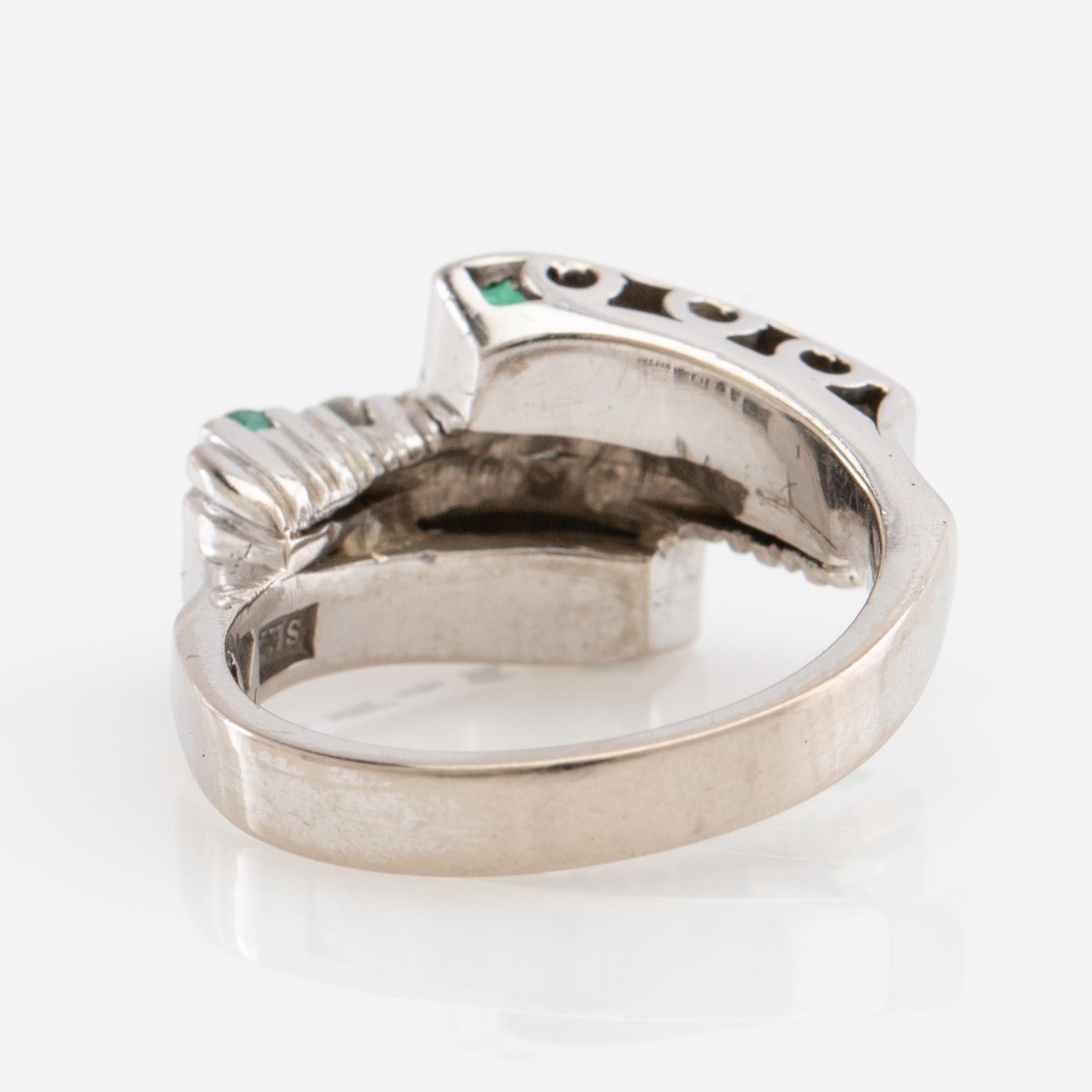 Ring, 18K gold with brilliant-cut diamonds and emeralds, Åhus Goldsmith, Holmqvist, Åhus, 1981.