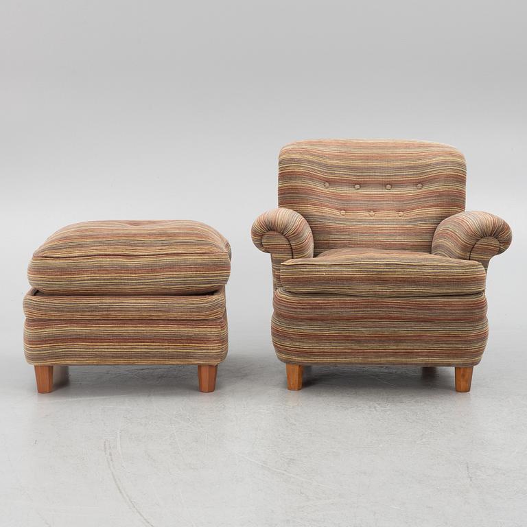 Josef Frank, fåtölj, modell 568, med fotpall, Firma Svenskt Tenn.