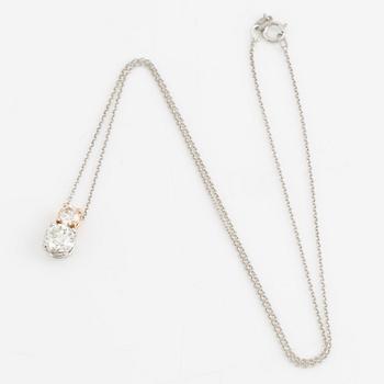 Collier med två briljantslipade diamanter. Medföljande GIA report.