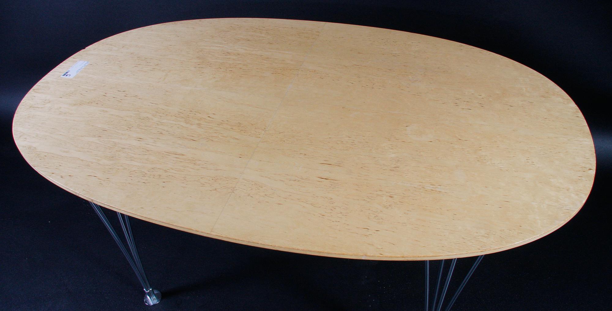 BORD. Design Bruno Mathsson och Piet Hein för Fritz Hansen och Mathson International AB.