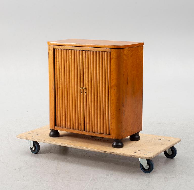 Cabinet, early 20th century.