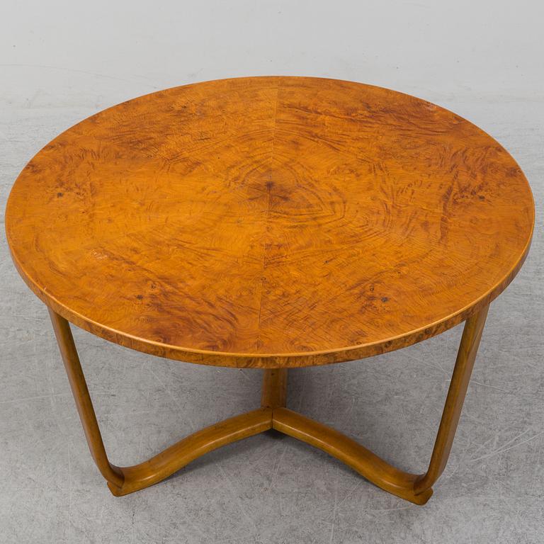 A 1930s table.