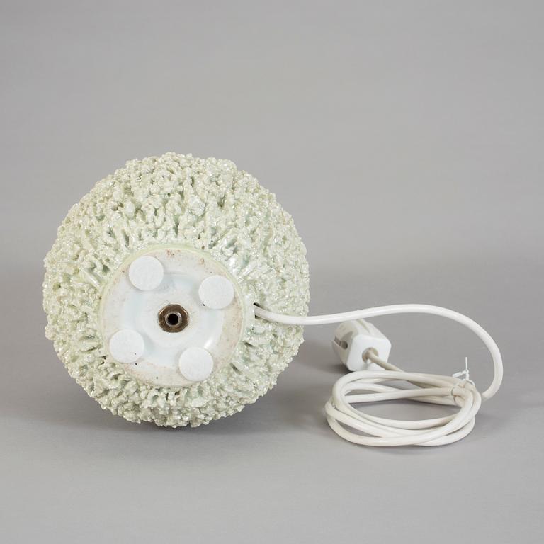 BORDSLAMPA, chamotterat stengods, "Igelkottvasen", Gunnar Nylund, Rörstrand. Formgiven 1936.