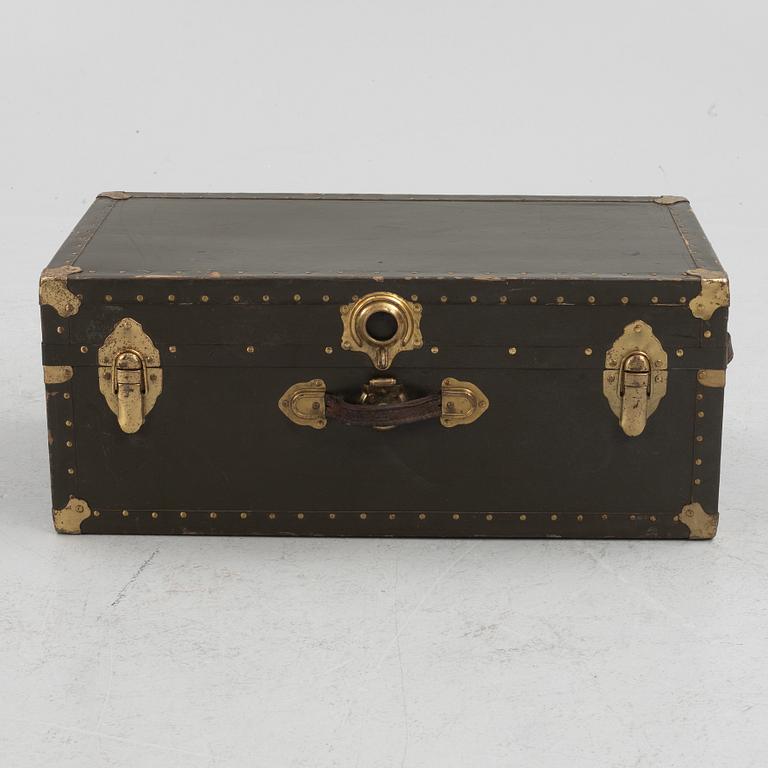 Trunk, early 20th century.