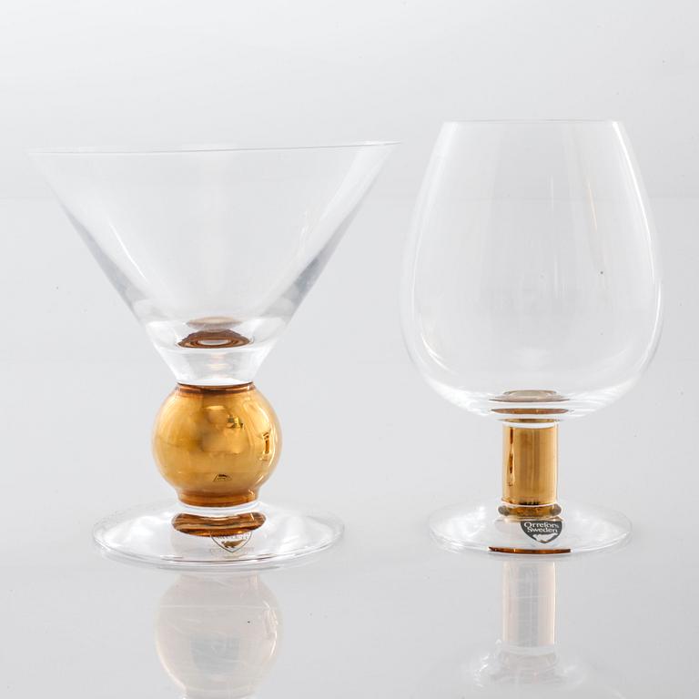 COGNACSKUPOR, 4 st, samt MARTINIGLAS, 2 st, "Nobelservisen", Gunnar Cyrén, Orrefors, sent 1900-tal.
