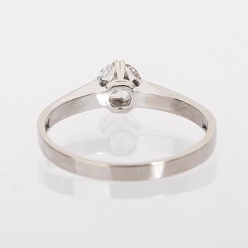 RING, 18K vitguld med gammalslipad diamant ca 0.40 ct.