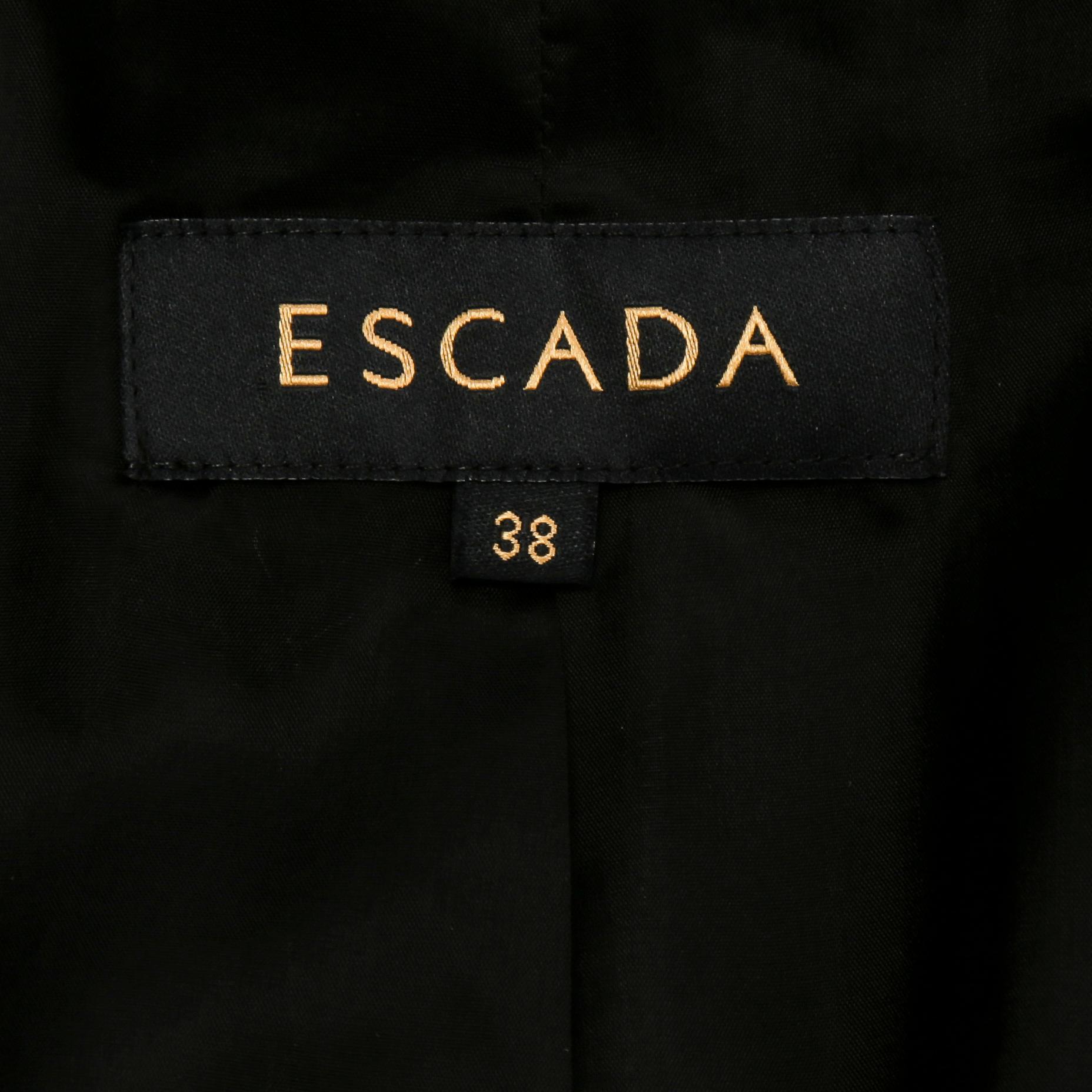 KAVAJ, Escada.