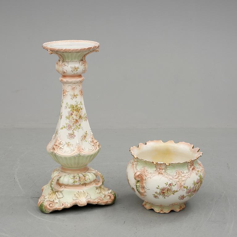 PIEDESTAL MED YTTERFODER, flintgods. England, 1800-talets slut.