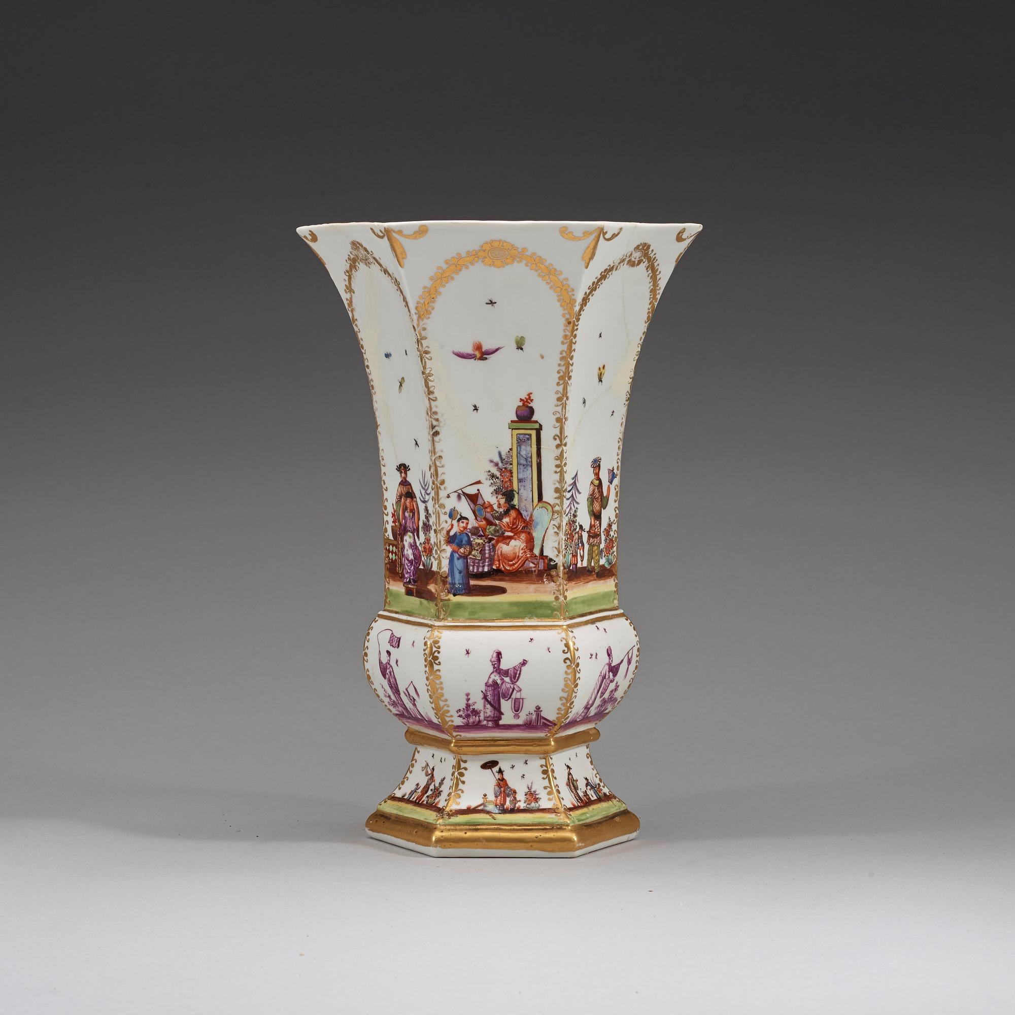 VAS, porslin. Meissen, Augustus Rex, 1720-tal.