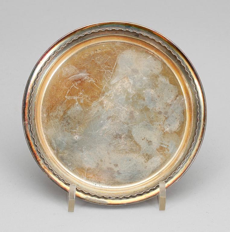 SKEDAR, 4 st, samt FAT, silver, bl.a. C G Hallberg, Stockholm, 1938. Vikt ca 274 gram.