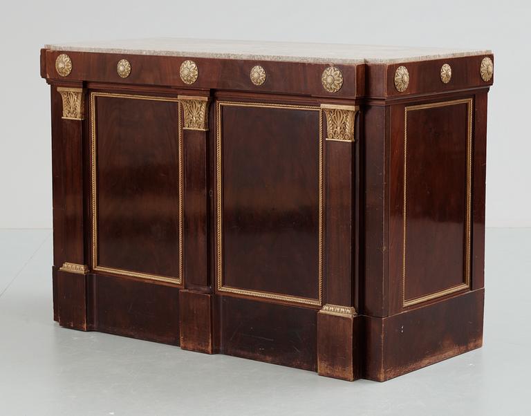 A Art Deco sidetable, first half of 20th Century.