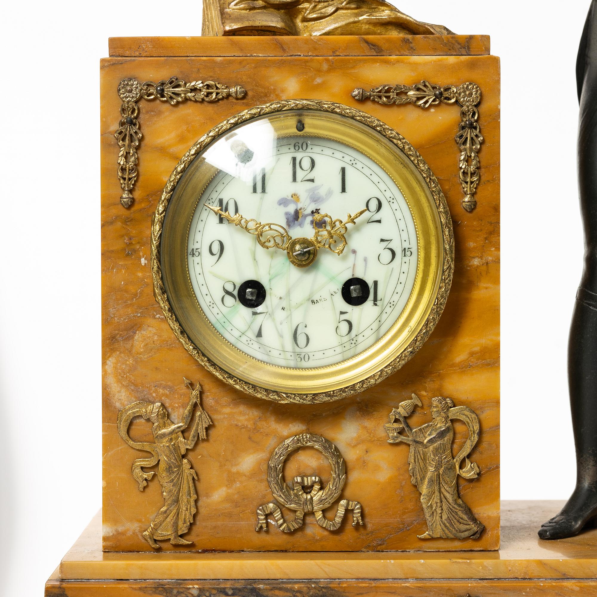 Bordsgarnityr, 3 delar, 1900-talets början. Empirestil.